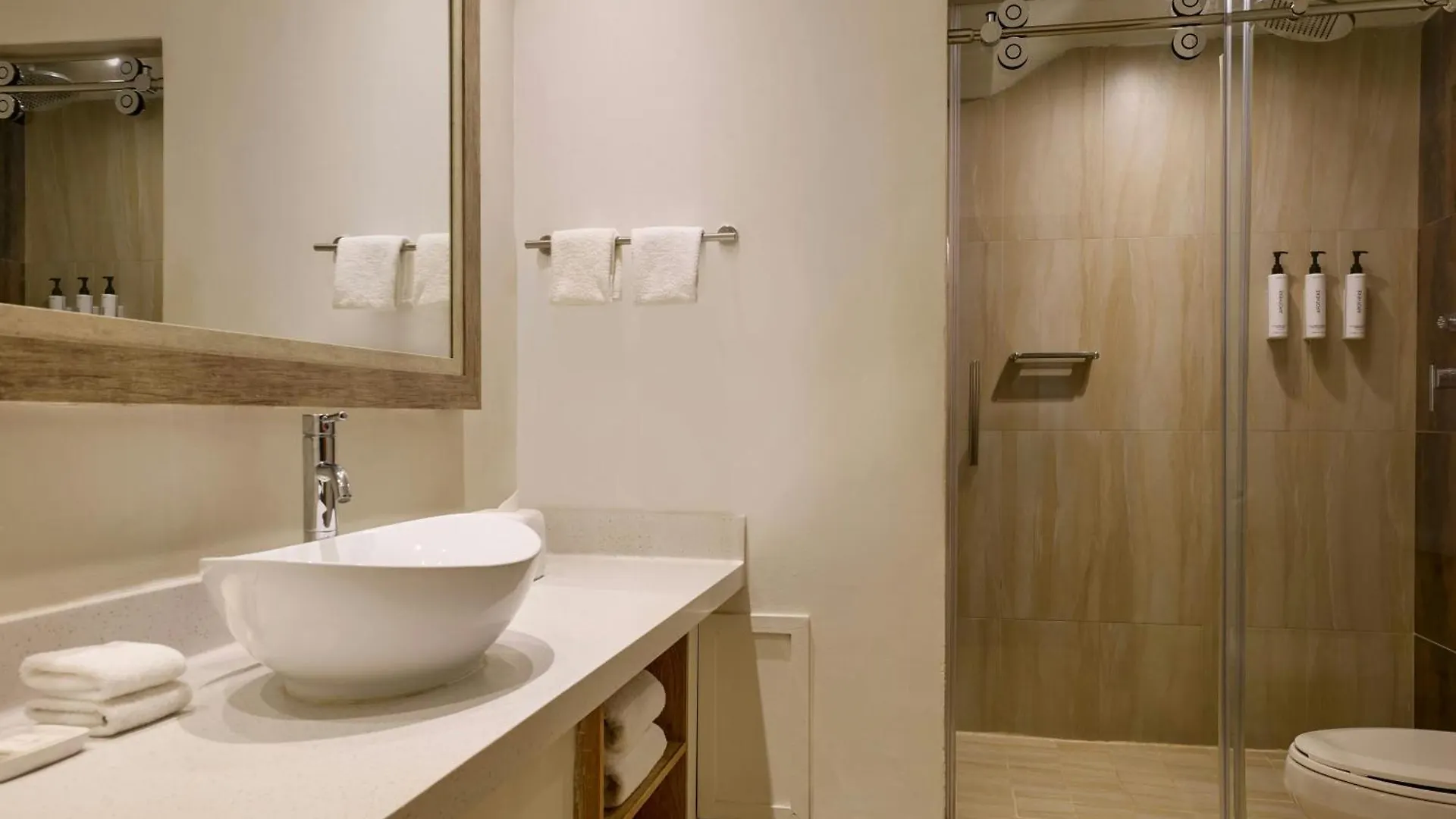 Waves Resort & Spa, Barbados, An Autograph Collection All-Inclusive Resort Saint James Hotel
